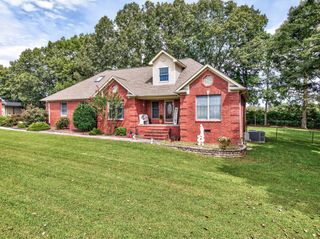 61 Eastridge Rd, Fayetteville, TN 37334
