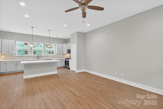 412 Nathaniel Way BRX0052, Charlotte, NC 28213