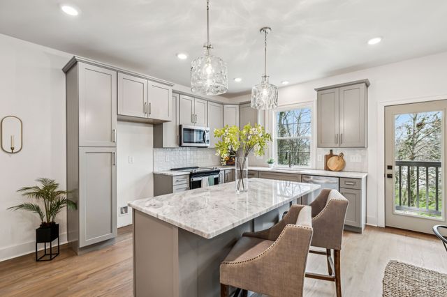 2109 Chadwell Retreat Dr, Madison, TN 37115