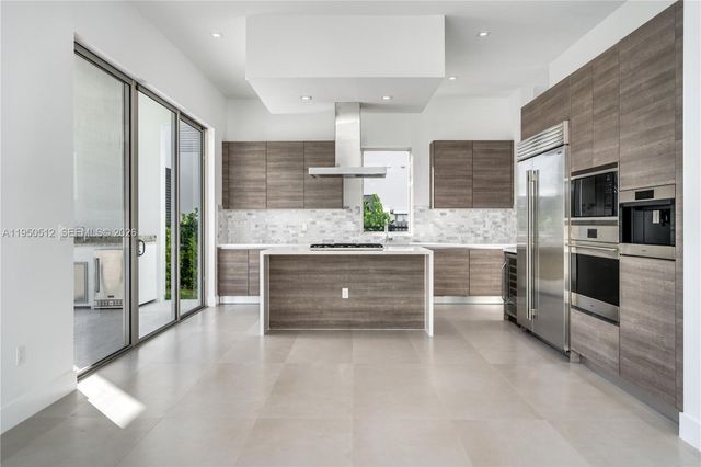 16720 N Botaniko Dr N, Weston, FL 33326