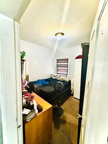 211 Vernon St 1, Worcester, MA 01604