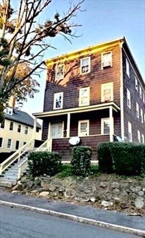 211 Vernon St 1, Worcester, MA 01604
