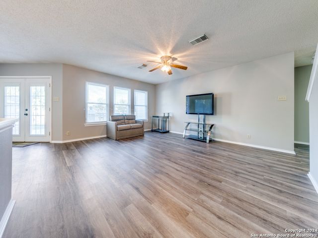 12127 BRANDING PT, Helotes, TX 78023