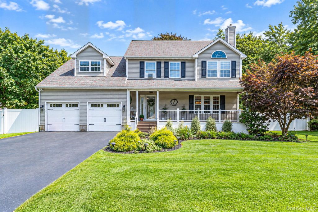 7 Hewlett Avenue, East Patchogue, NY 11772 — exterior