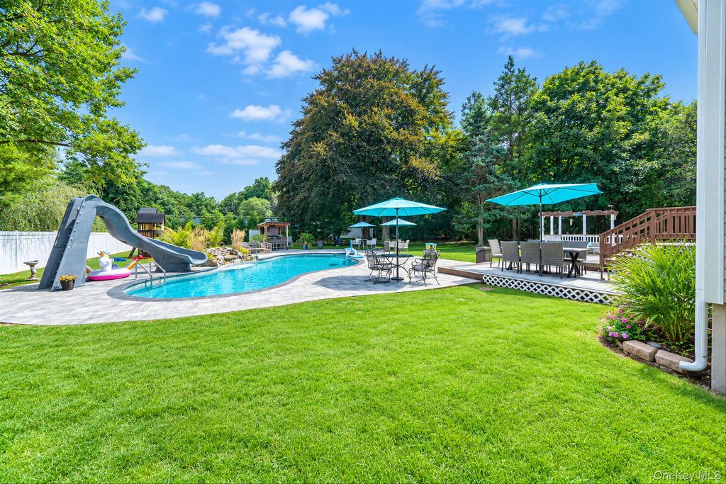 7 Hewlett Avenue, East Patchogue, NY 11772 — photo 2