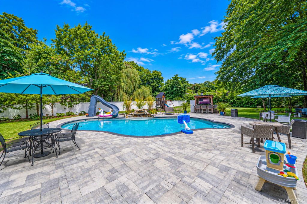 7 Hewlett Avenue, East Patchogue, NY 11772 — photo 3