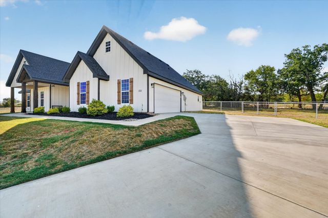 332 Jonny Boy Way, Springtown, TX 76082