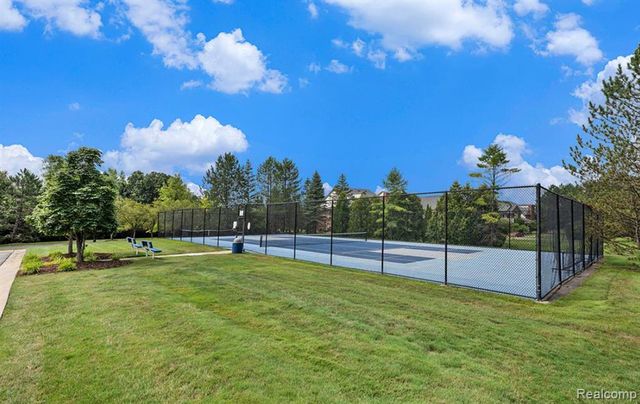 3462 Tremonte Cir N, Rochester, MI 48306