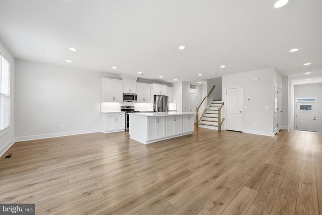 120 CHOKE CHERRY CT, Lake Frederick, VA 22630
