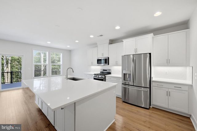 120 CHOKE CHERRY CT, Lake Frederick, VA 22630