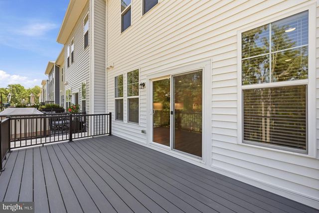 120 CHOKE CHERRY CT, Lake Frederick, VA 22630