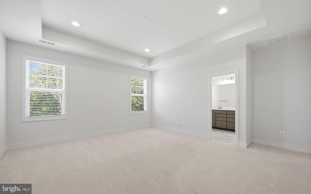 120 CHOKE CHERRY CT, Lake Frederick, VA 22630