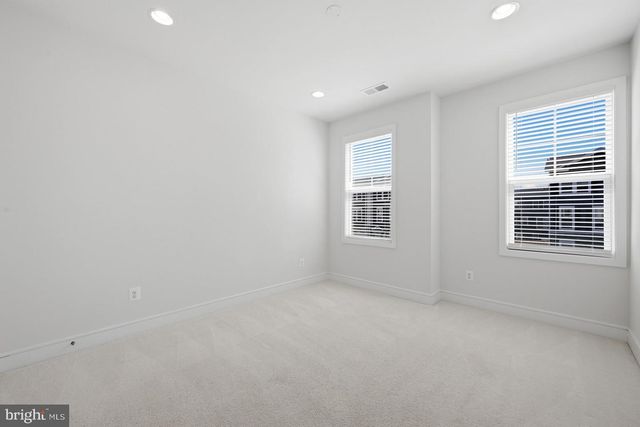 120 CHOKE CHERRY CT, Lake Frederick, VA 22630