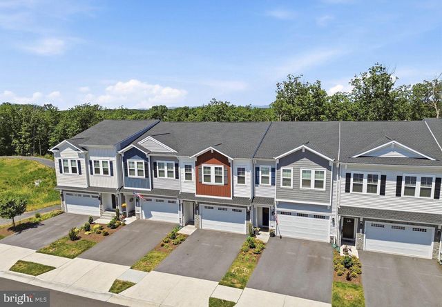 120 CHOKE CHERRY CT, Lake Frederick, VA 22630