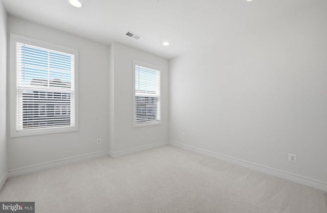 120 CHOKE CHERRY CT, Lake Frederick, VA 22630