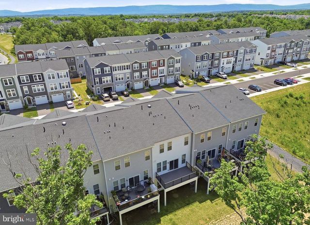 120 CHOKE CHERRY CT, Lake Frederick, VA 22630