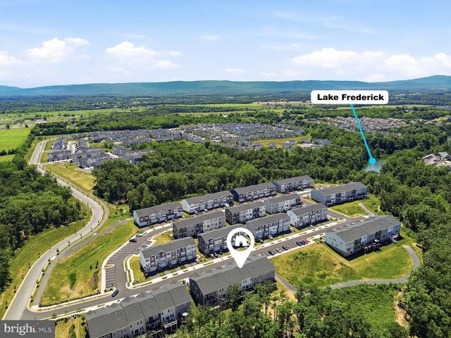 120 CHOKE CHERRY CT, Lake Frederick, VA 22630