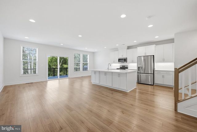 120 CHOKE CHERRY CT, Lake Frederick, VA 22630