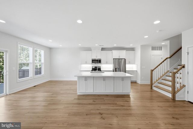 120 CHOKE CHERRY CT, Lake Frederick, VA 22630