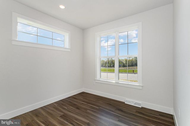 100 EAGLE PKWY, Elizabethtown, PA 17022