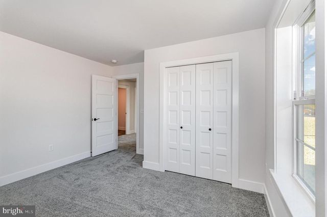 100 EAGLE PKWY, Elizabethtown, PA 17022