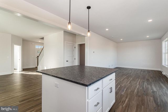 100 EAGLE PKWY, Elizabethtown, PA 17022