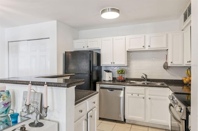 415 LAKEPOINTE DRIVE 103, Altamonte Springs, FL 32701