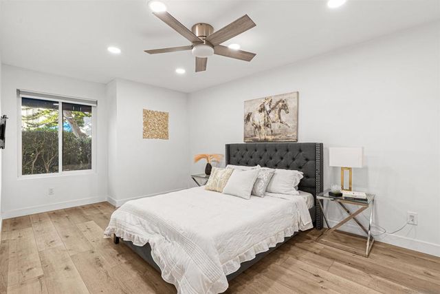 8308 Regents Rd 1F, San Diego, CA 92122