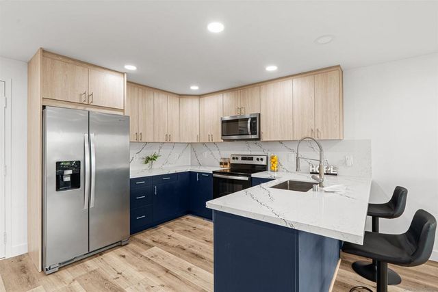 8308 Regents Rd 1F, San Diego, CA 92122