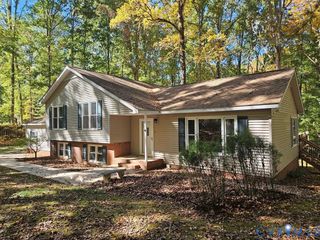 1503 Shields Cir, Farmville, VA 23002