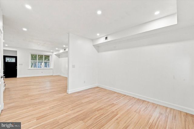 5726 W JEFFERSON ST, Philadelphia, PA 19131