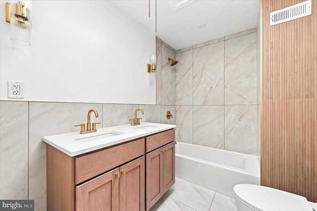 5726 W JEFFERSON ST, Philadelphia, PA 19131