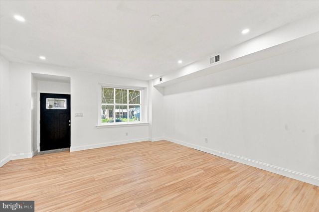 5726 W JEFFERSON ST, Philadelphia, PA 19131