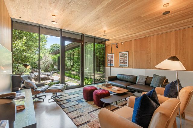 906 W 18th ST, Austin, TX 78701