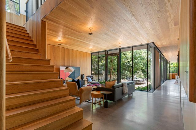 906 W 18th ST, Austin, TX 78701