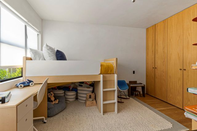 906 W 18th ST, Austin, TX 78701