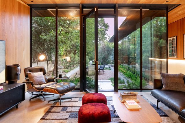 906 W 18th ST, Austin, TX 78701