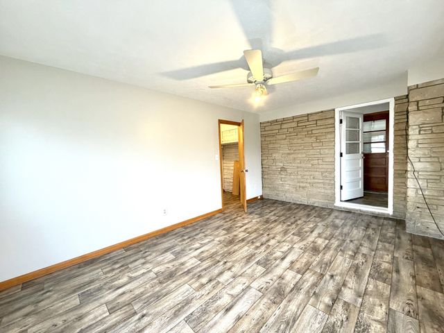 2736 Clinton Cir, Hopkinsville, KY 42240