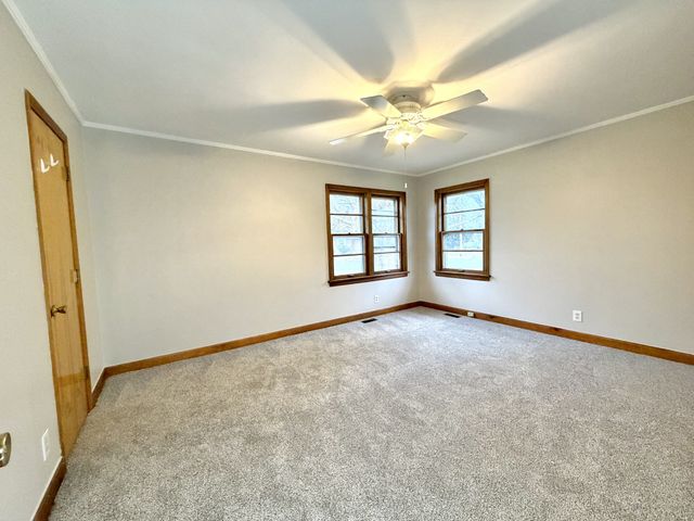 2736 Clinton Cir, Hopkinsville, KY 42240