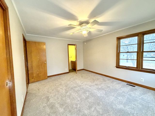 2736 Clinton Cir, Hopkinsville, KY 42240