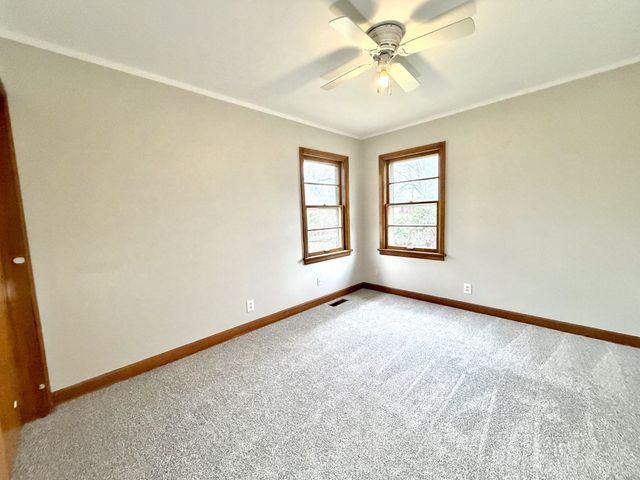 2736 Clinton Cir, Hopkinsville, KY 42240