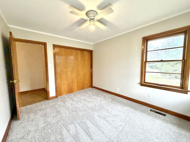 2736 Clinton Cir, Hopkinsville, KY 42240