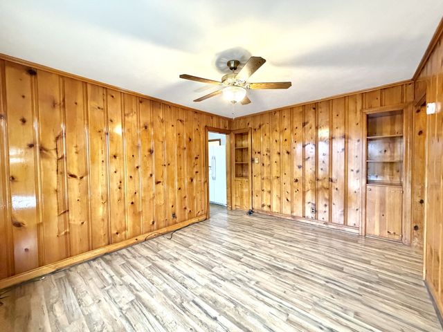 2736 Clinton Cir, Hopkinsville, KY 42240