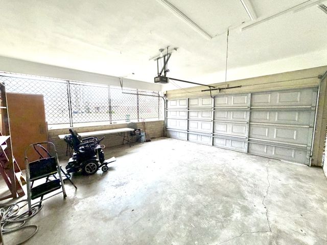 2736 Clinton Cir, Hopkinsville, KY 42240