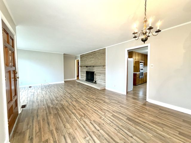 2736 Clinton Cir, Hopkinsville, KY 42240