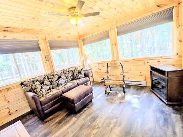 1360 10th Avenue, Friendship, WI 53934