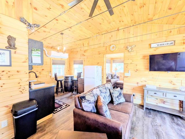 1360 10th Avenue, Friendship, WI 53934
