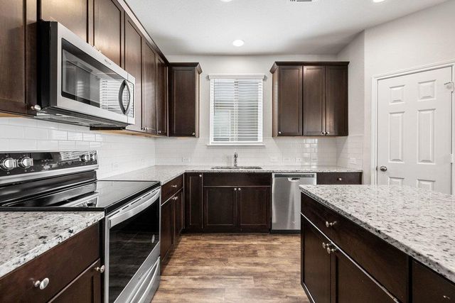 457 Bedford Falls LN, Jarrell, TX 76537