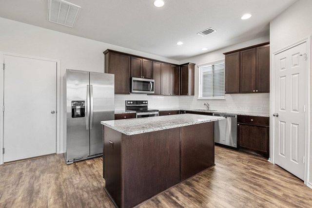 457 Bedford Falls LN, Jarrell, TX 76537