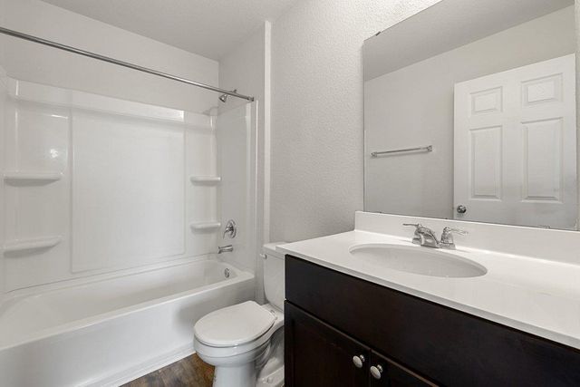 457 Bedford Falls LN, Jarrell, TX 76537